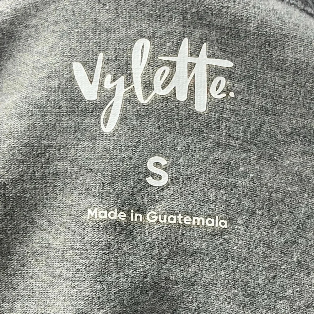 - Women’s long sleeve crop top - Picture 2 of 4